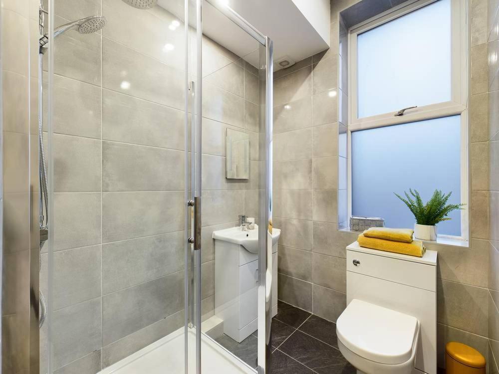 Gibson Manor Apartments Wallasey Luaran gambar