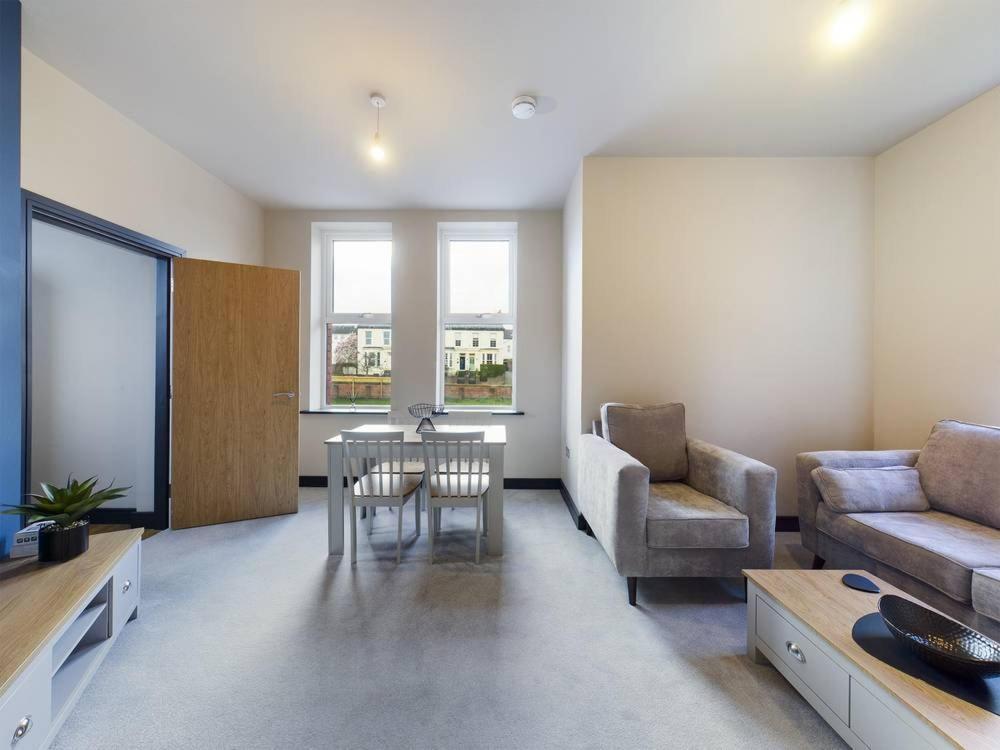 Gibson Manor Apartments Wallasey Luaran gambar