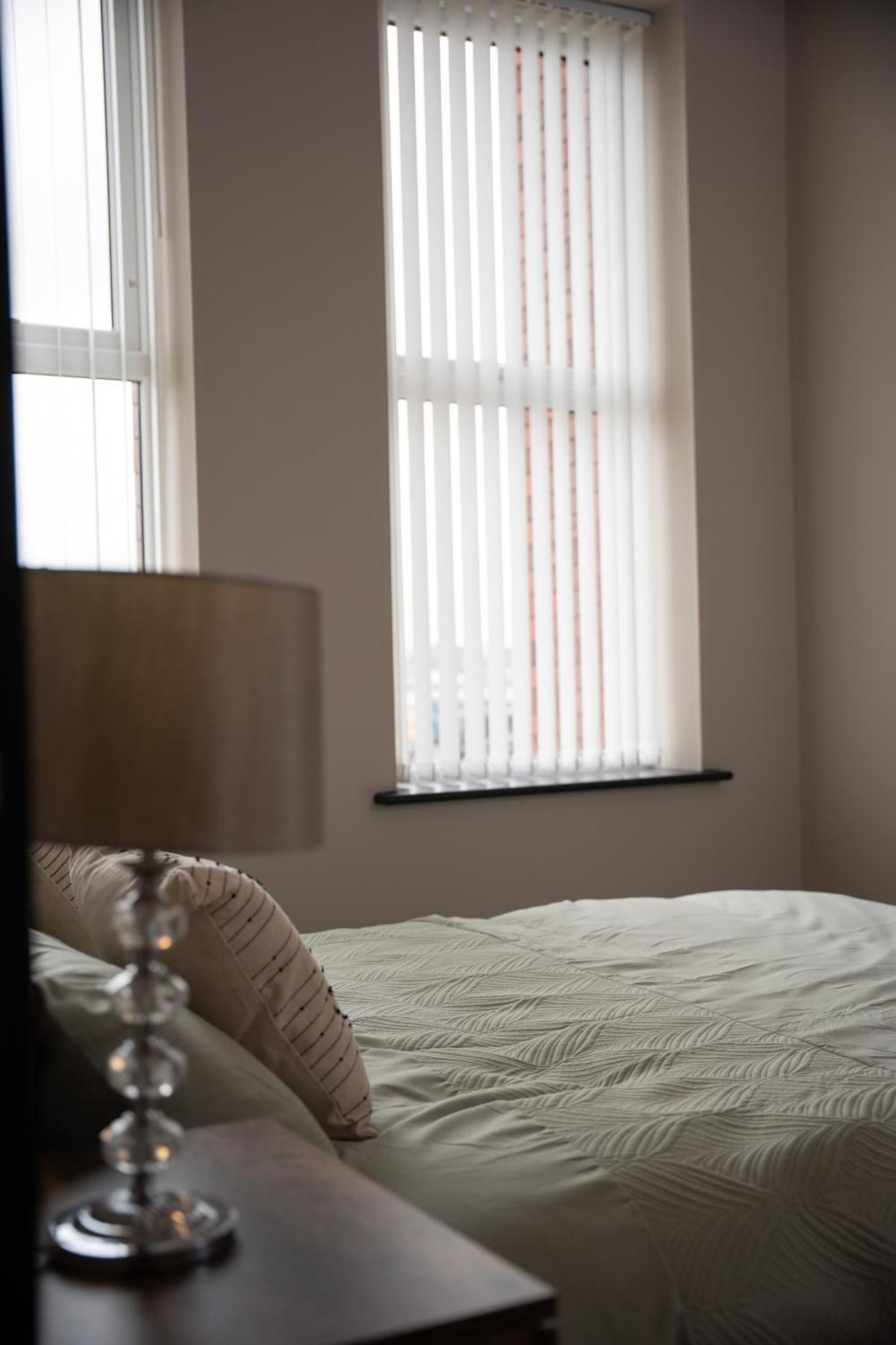 Gibson Manor Apartments Wallasey Bilik gambar