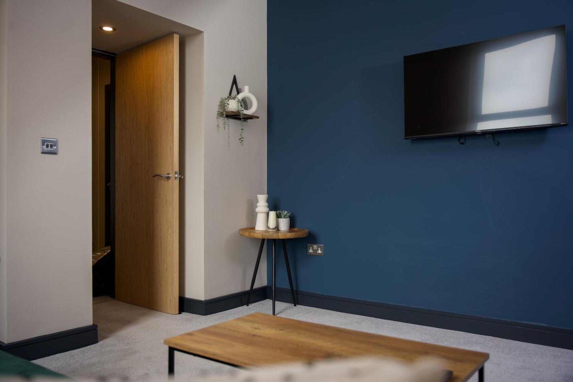 Gibson Manor Apartments Wallasey Bilik gambar